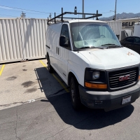2004-gmc-savana-17855149914.jpg