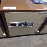 adesco-safe-company-heavy-duty-safe-vault-cabinet-2-1433171611.jpg