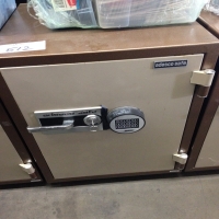 adesco-safe-company-heavy-duty-safe-vault-cabinet-3-1433171650.jpg