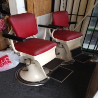 antique-dentist-chairs-2-1420056701.jpg