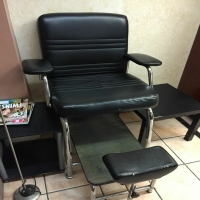 leather-hair-salon-chairs-2-14238747702.jpg
