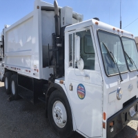 lot-15-1994-trash-truck-16232985134.jpg