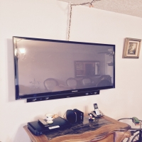 samsung-flat-screen-television-w-wall-mount-speakers-1430043912.jpg