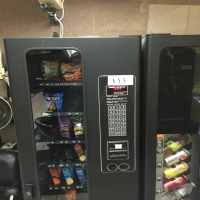 snack-beverage-vending-machines-2-1423880782.jpg