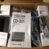 tascam-cd-301-compact-disc-player-by-teac-1424544956.jpg