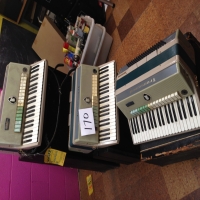vintage-farfisa-electric-accordionpump-organ-1424555952.jpg