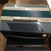 vintage-farfisa-electric-accordionpump-organ-14245559523.jpg