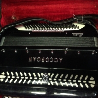 vintage-iorio-accorgan-classic-model-accordion-14245565661.jpg