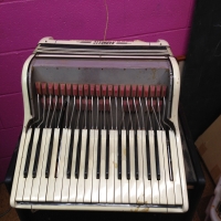 vintage-white-accordions-4-1424551623.jpg