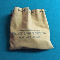 vintage-wallace-bank-trust-company-bag-casino-chips-1426298482.jpg